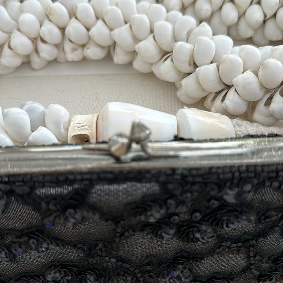Black sequence clutch good shape. Wonderful for a black tie gala or just fun - Picture 2 of 3